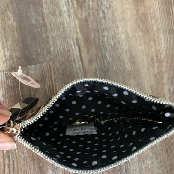 🔥 Victoria’s Secret Wristlet & Pouch Set - Picture 8 of 8